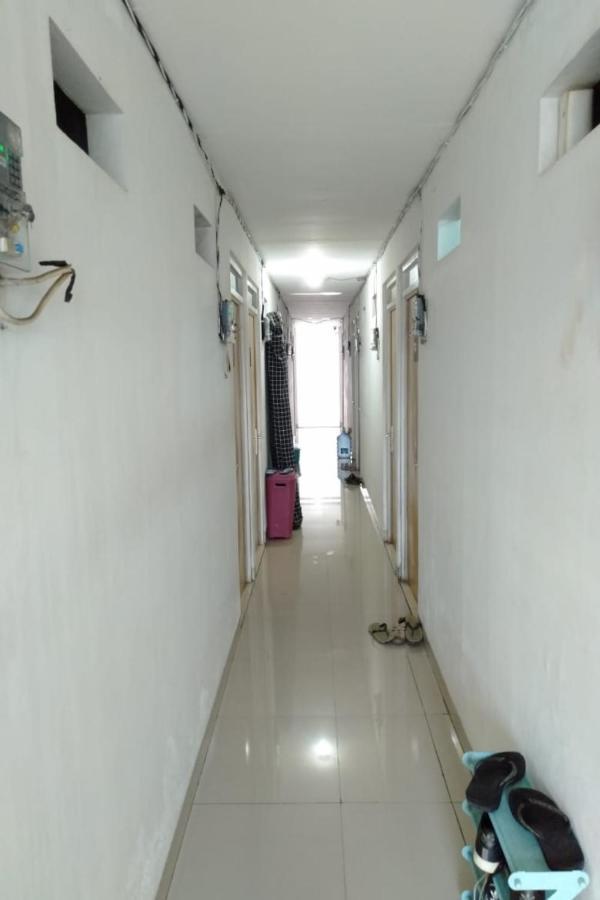 Spot On 90538 Wisma Dewi Syariah Джакарта Экстерьер фото