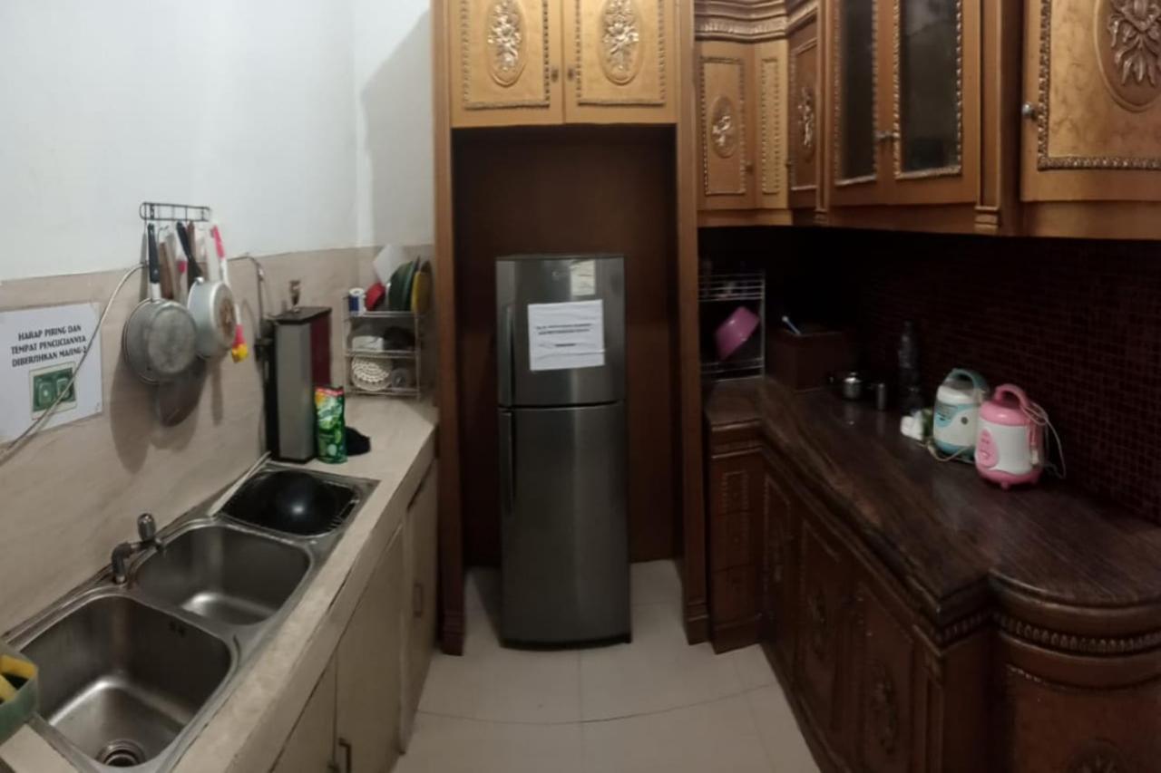 Spot On 90538 Wisma Dewi Syariah Джакарта Экстерьер фото